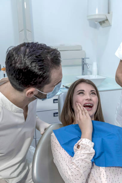 Best Mobile Emergency Dentist in Lechee, AZ